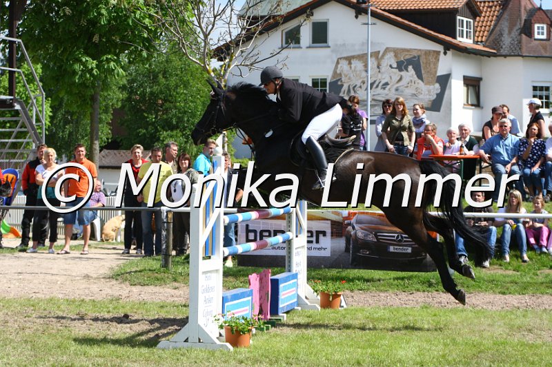 005M6952_Scampo_M Springen x.JPG